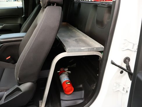 Used 2022 Chevrolet Colorado LT w/ Fleet Safety Package image 20