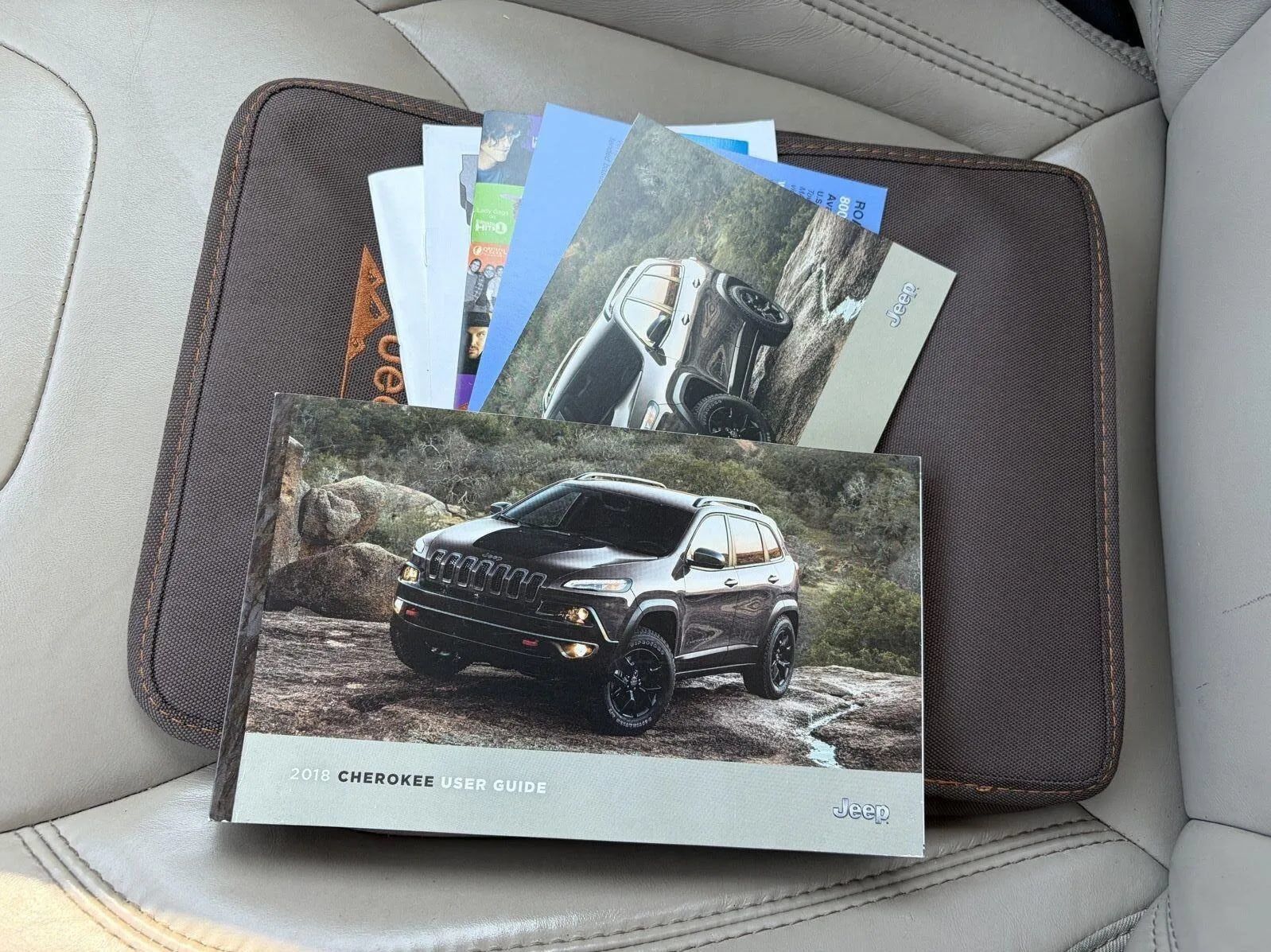 Used 2018 Jeep Cherokee Limited FWD image 24