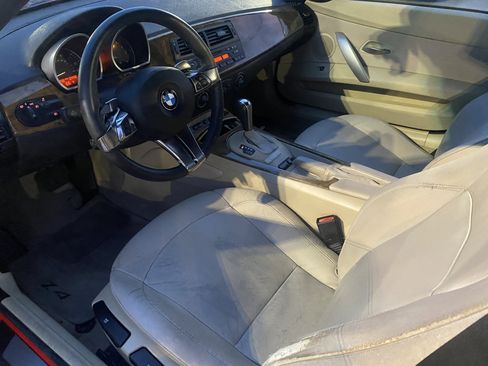Used 2006 BMW Z4 3.0i image 8