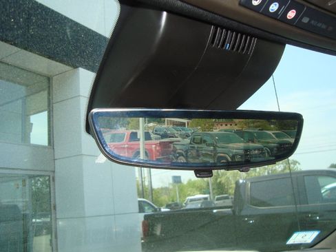 Used 2024 GMC Sierra 1500 Denali w/ Technology Package image 38