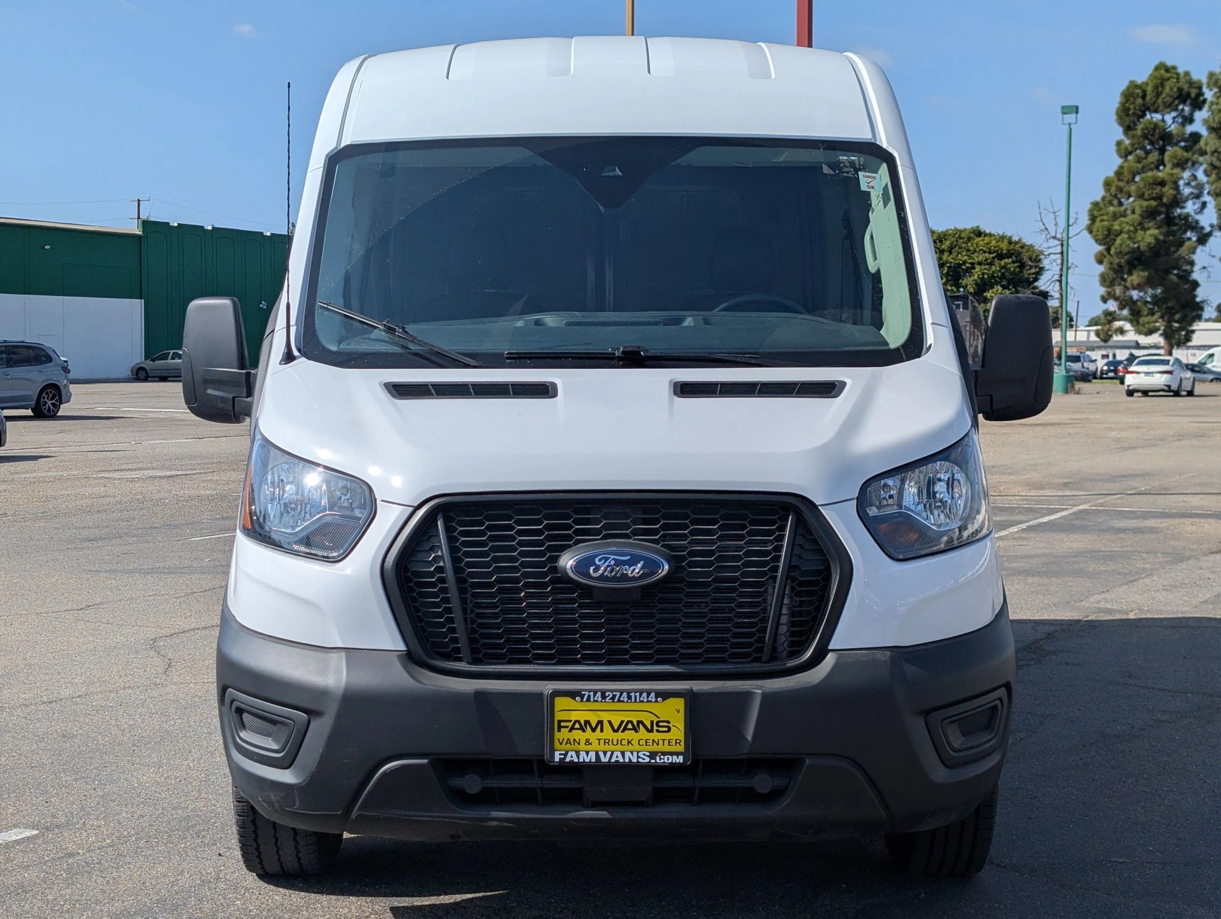 Used 2025 Ford Transit 250 148 Medium Roof RWD image 2