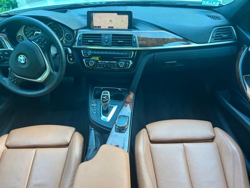 Used 2018 BMW 330i xDrive Sedan w/ Premium Package AWD/4WD image 8