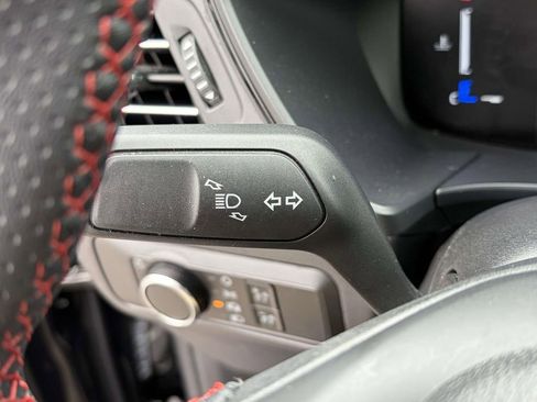 Used 2025 Ford Escape ST-Line AWD/4WD image 30