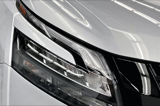 New 2025 Nissan Pathfinder Platinum w/ Lighting Package (N93) AWD/4WD image 14