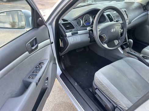 Used 2010 Hyundai Sonata GLS image 9