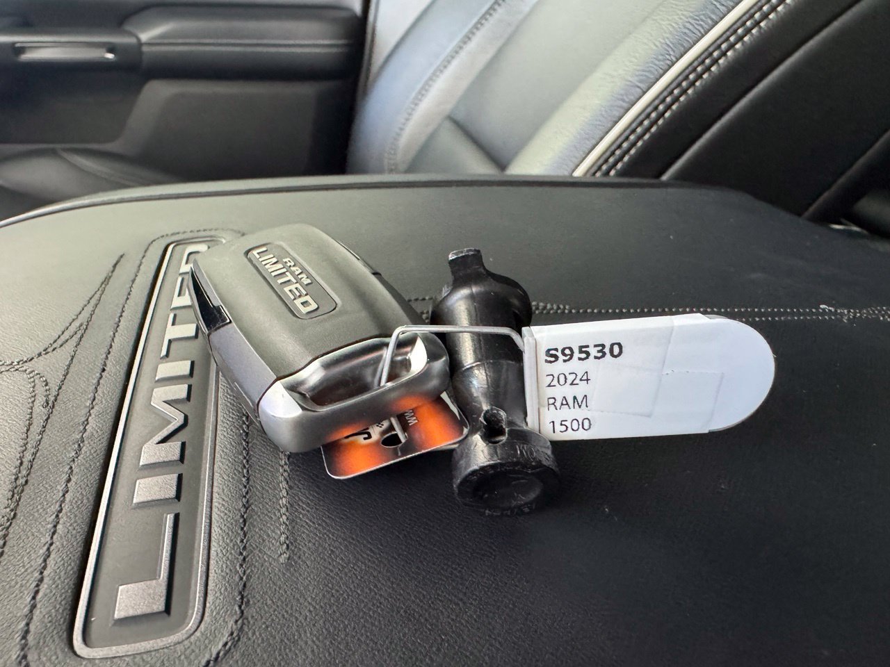 Used 2024 RAM 1500 Limited AWD/4WD image 3
