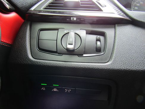 Used 2020 BMW M4 Coupe image 15