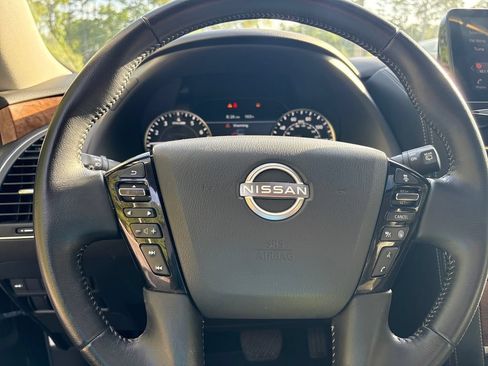 Used 2022 Nissan Armada SL w/ Captain's Chairs Package AWD/4WD image 13