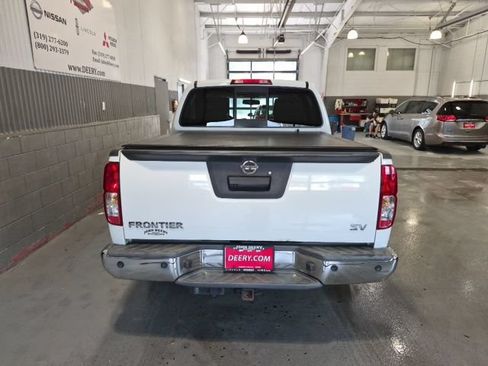 Used 2016 Nissan Frontier SV w/ SV Value Truck Package AWD/4WD image 4