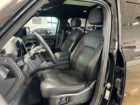 Used 2025 Land Rover Defender 110 X image 12