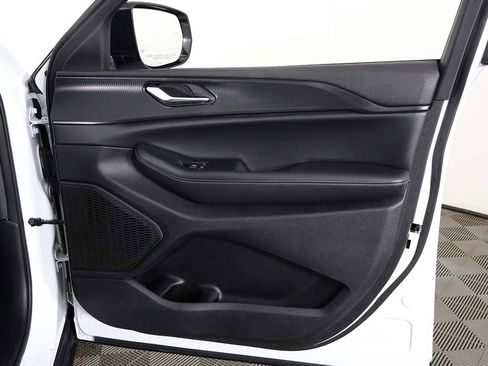 Used 2023 Jeep Grand Cherokee L Altitude image 24