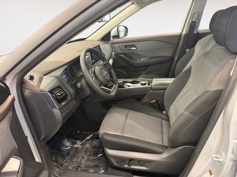 Used 2023 Nissan Rogue SV image 22