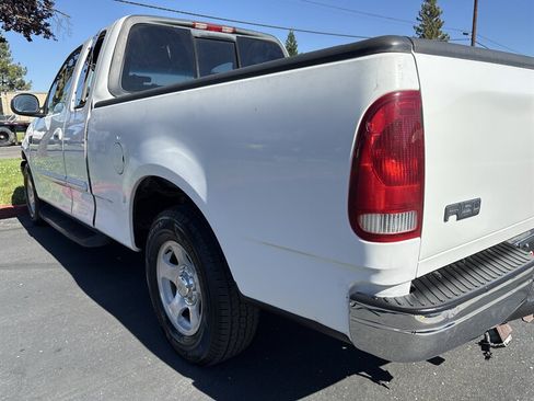 Used 2001 Ford F150 XLT RWD image 10