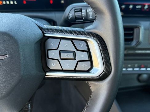 Used 2025 Ford Mustang Convertible RWD image 17
