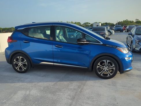 Used 2020 Chevrolet Bolt Premier FWD image 4