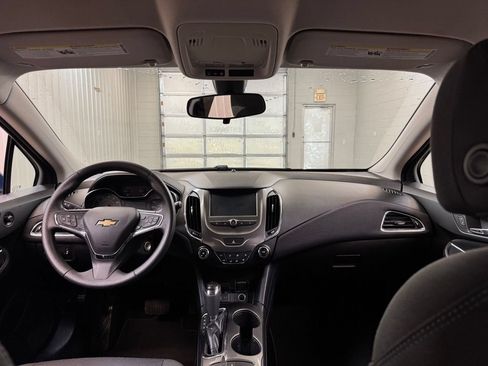 Used 2017 Chevrolet Cruze LT FWD image 23