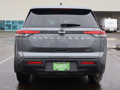 Used 2025 Nissan Pathfinder S image 5