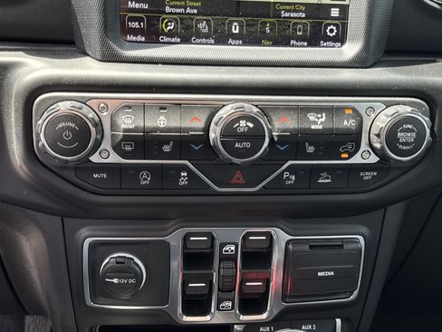 Used 2023 Jeep Gladiator Overland AWD/4WD image 26