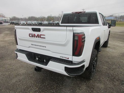 New 2026 GMC Sierra 3500 AT4 AWD/4WD image 4