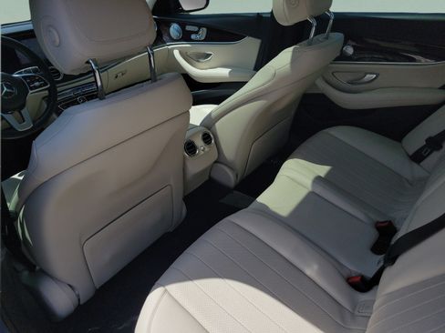 Used 2020 Mercedes-Benz E 350 Sedan image 9