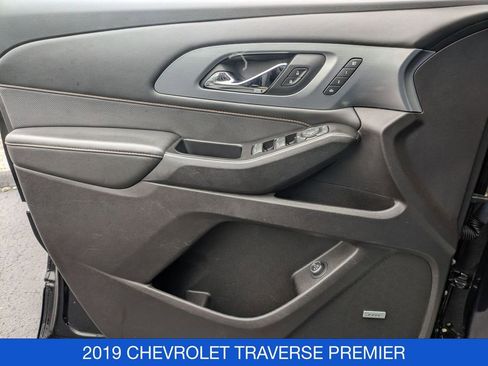 Used 2019 Chevrolet Traverse Premier image 12