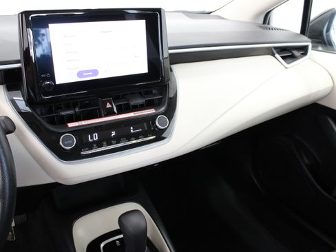 Used 2025 Toyota Corolla LE FWD image 14