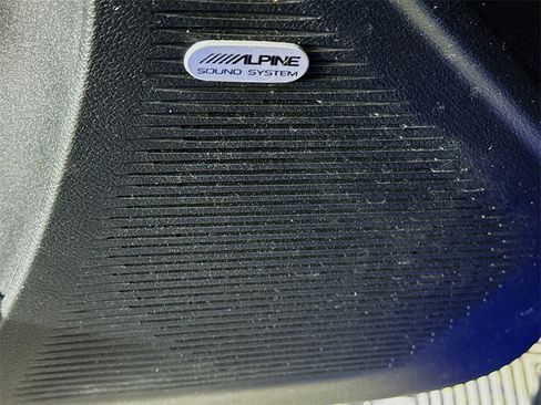 Used 2018 Dodge Challenger R/T Scat Pack w/ Leather Interior Group image 11