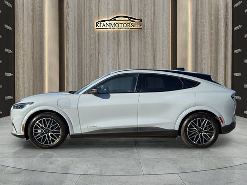 Used 2025 Ford Mustang Mach-E Premium image 4