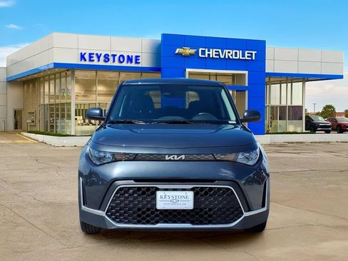Used 2025 Kia Soul LX FWD image 2