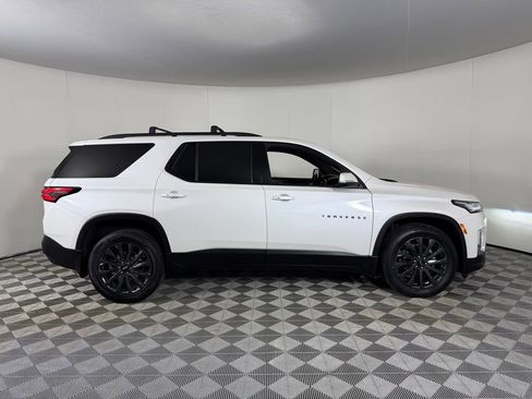 Used 2023 Chevrolet Traverse RS FWD image 5
