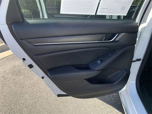 Used 2022 Honda Accord Touring image 15
