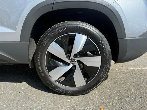 Used 2025 Volkswagen Taos S image 9