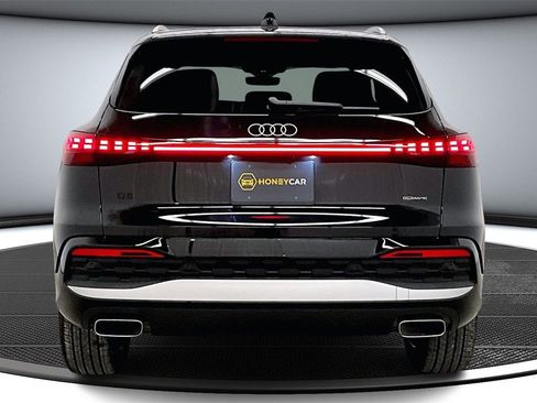 Used 2025 Audi Q5 Premium image 5