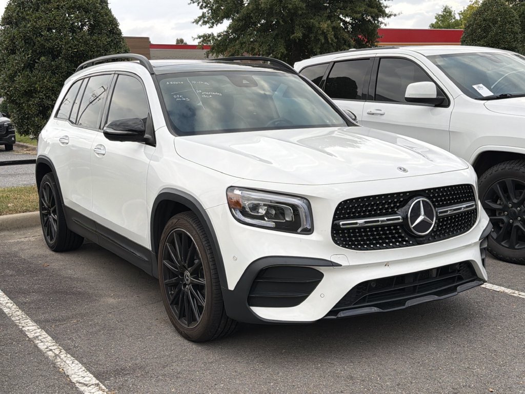 Used 2022 Mercedes-Benz GLB 250 4MATIC image 3