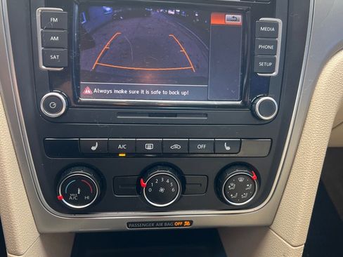 Used 2015 Volkswagen Passat 1.8T Limited Edition image 10