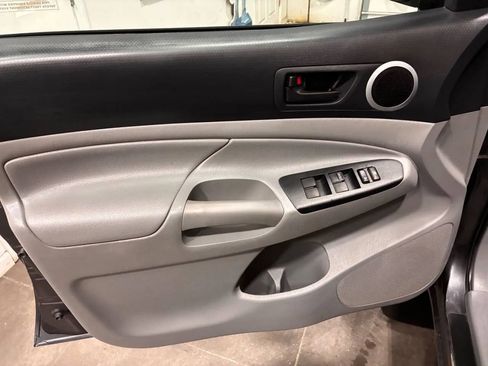 Used 2014 Toyota Tacoma 4x4 Double Cab w/ TRD Sport Package image 11