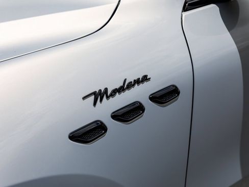 New 2025 Maserati Grecale Modena image 11