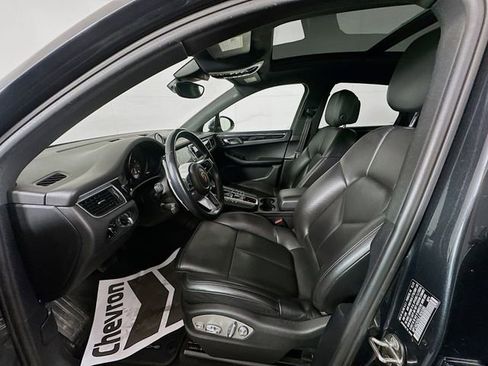 Used 2018 Porsche Macan image 20
