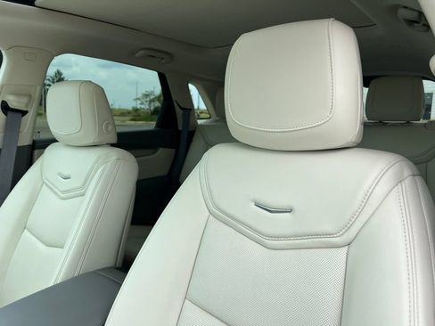 Used 2018 Cadillac XT5 Luxury w/ Driver Awareness Package AWD/4WD image 13