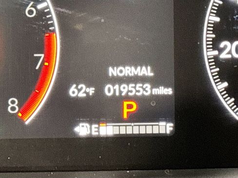 Used 2025 Honda Pilot EX-L image 14