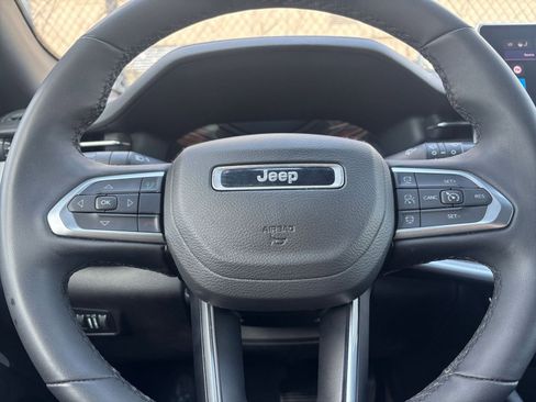 Used 2025 Jeep Compass Limited AWD/4WD image 29