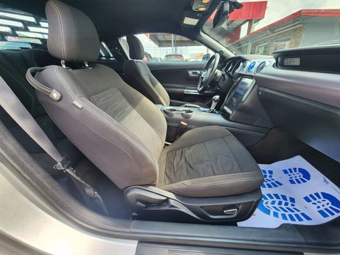 Used 2015 Ford Mustang Coupe image 8