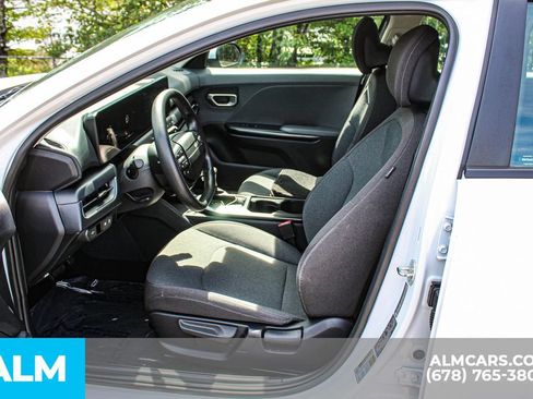 Used 2025 Kia K4 FWD image 17