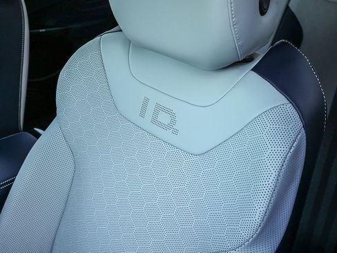 New 2026 Volkswagen ID.4 Pro S image 37