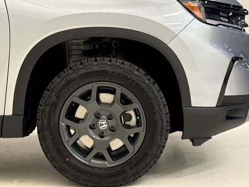 New 2025 Honda Pilot TrailSport image 6