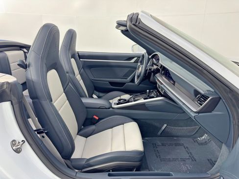 Used 2022 Porsche 911 Carrera image 14