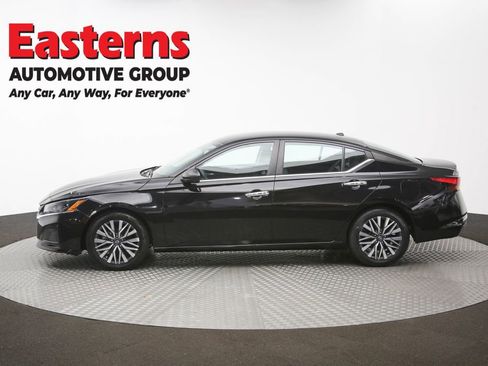 Used 2024 Nissan Altima 2.5 SV FWD image 60