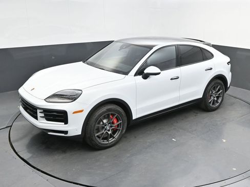 New 2025 Porsche Cayenne S image 32