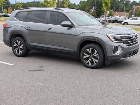 Certified 2024 Volkswagen Atlas SE FWD image 2
