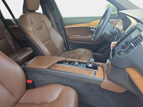 Used 2023 Volvo XC90 B6 Plus w/ Protection Package Premier AWD/4WD image 10